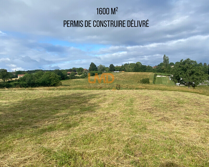 Foissac - Terrain constructible 1630m² - Ensemble immobilier  2 maisons + grange + garages