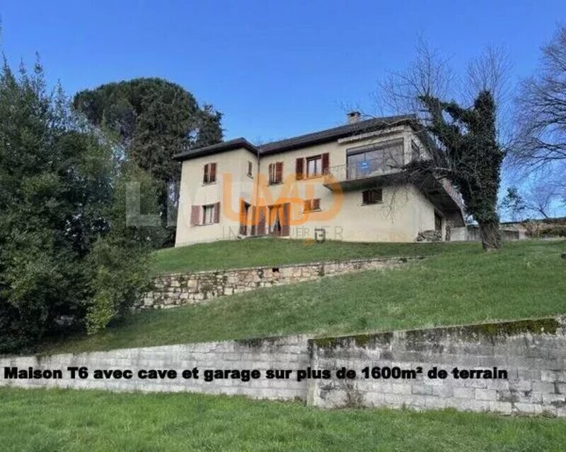 Grande maison sur Figeac avec terrain a deux pas du centre ville - e4442450-81fb-4b55-9b80-ef9895f33e6a