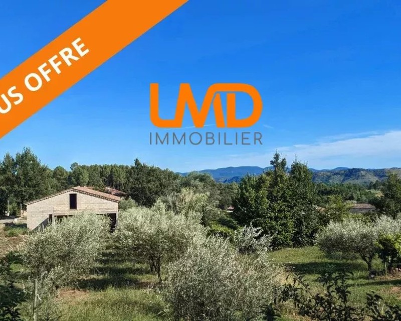 Garage et terrain - a56766da-def7-4172-9a7e-0340cfbec867