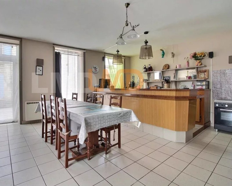 Maison 7 pièces, 5 chambres de 360 m² - facbce3d-6d0e-4ada-aeeb-aced115eca86