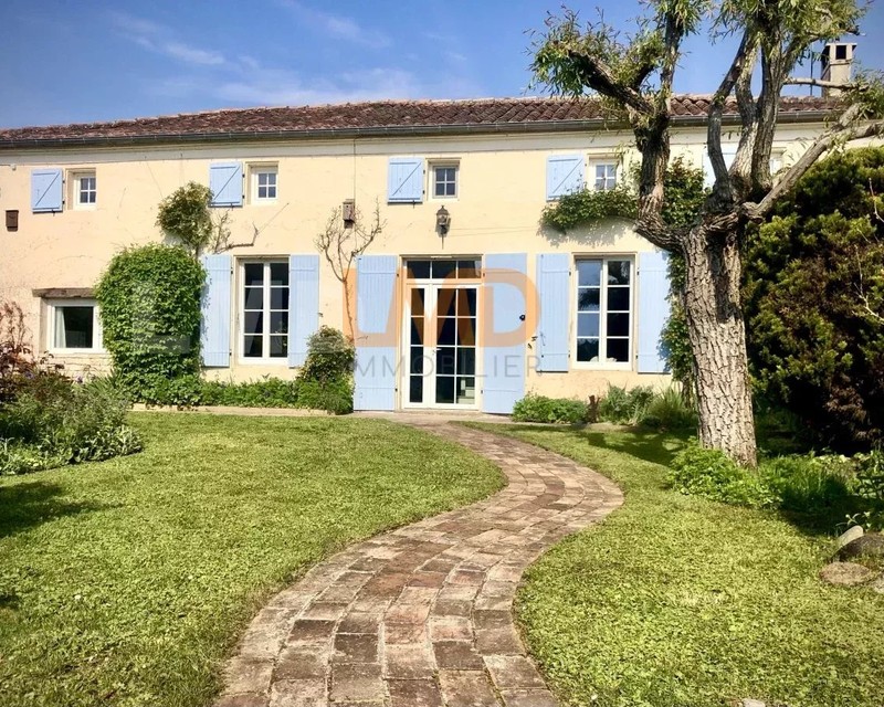 Ensemble immobilier 3 maisons - 81dc885e-1cb0-459d-b3d8-f321cf9389fe