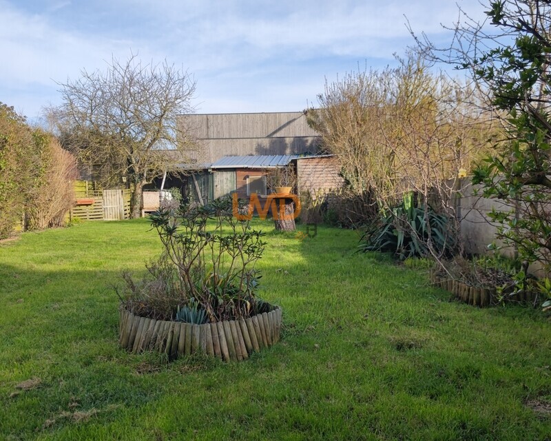 Quartier Robien : maison familiale avec jardin et stationnement - Eric-margely-immobilier-maison-avendre-120m2-verdure