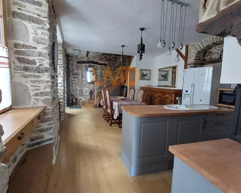 Maison de village à Salles-Curan, charme garanti - a23f7a5b-690c-4b96-a2bc-76e2691098ad