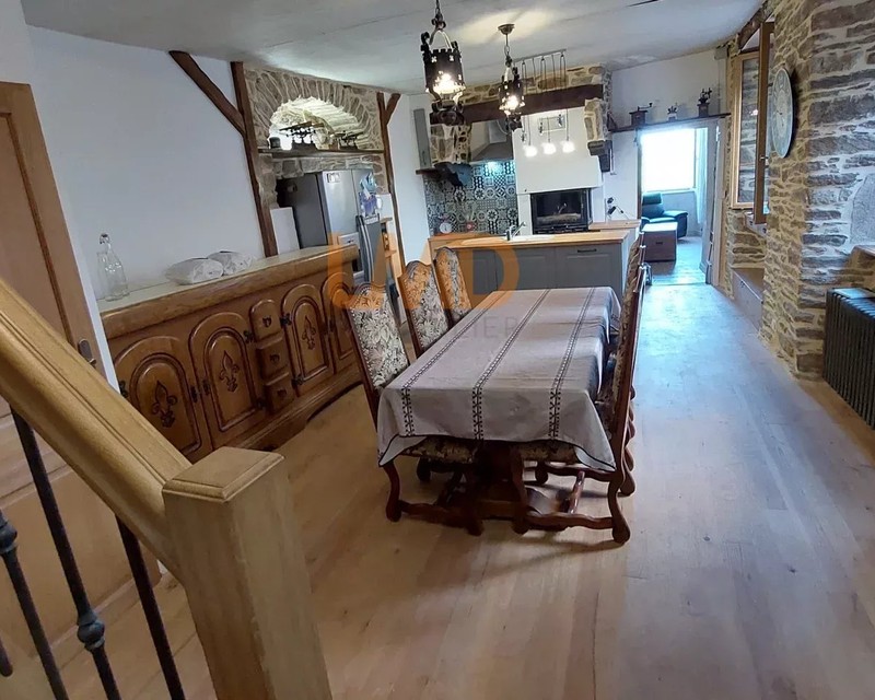 Maison de village à Salles-Curan, charme garanti - 4e63e6b3-d63e-4696-9d7d-eb287b5b1029