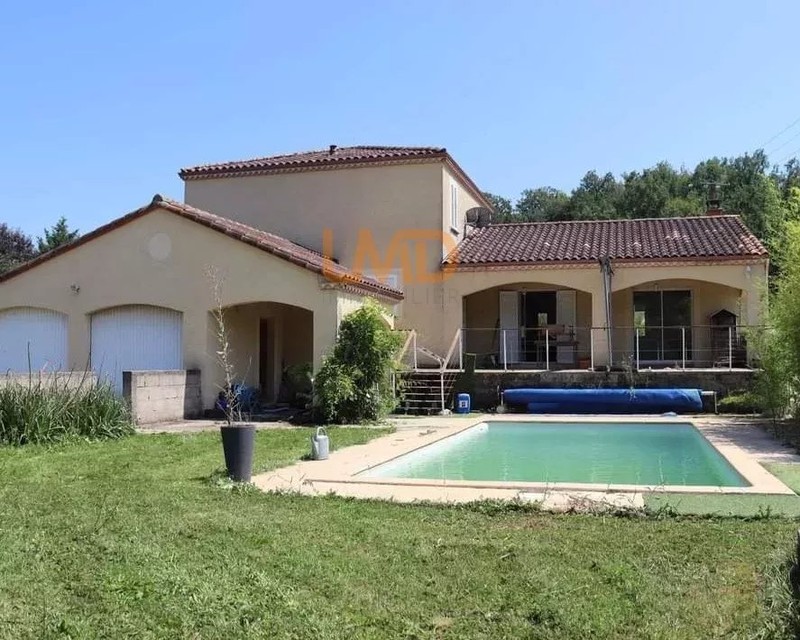 SUR Grand Terrain Avec Piscine , Maison Construction 2001 - 755bedbb-be0d-4aa8-ba74-909e507a40ce