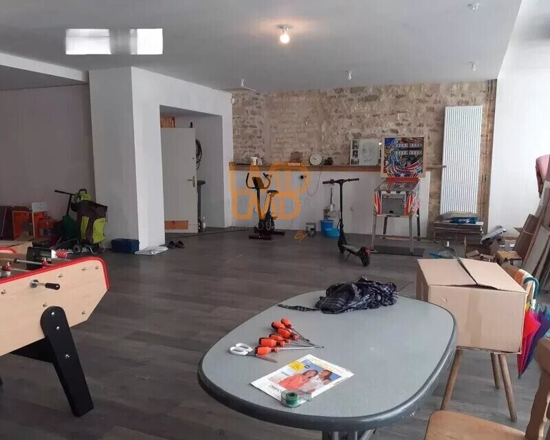 Local commercial restaurant - db3018da-93f7-4512-8db9-02d3539c37ea