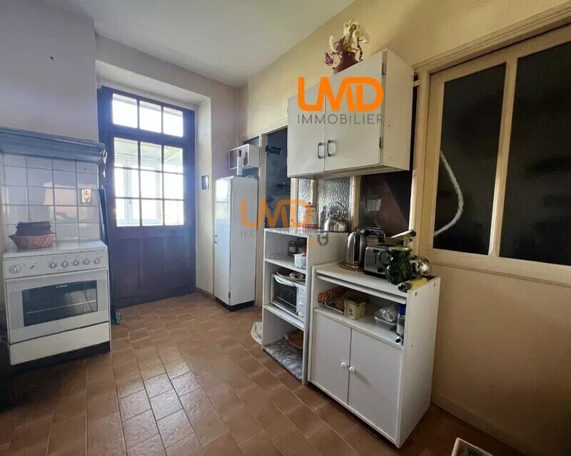 À deux pas du centre-ville, maison de 160m2 à fort potentiel avec vue - 99e5711f-a416-4ee5-a119-d9dcc45f5d8d