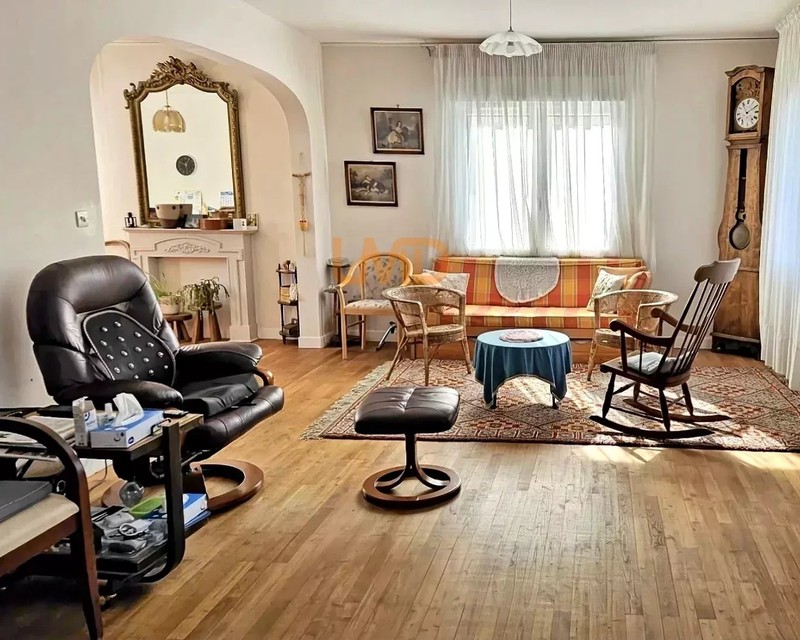 Maison 6 chambres, zéro travaux - 85e2f4bb-c3fd-4431-bbe5-405a13bf3662
