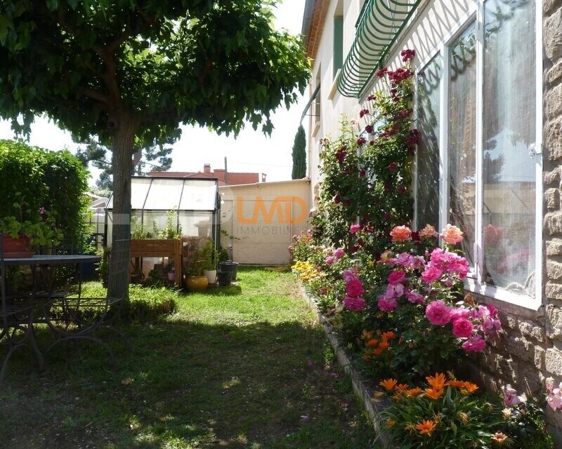 Grande maison idéalement placée sur 2 niveaux et 2 accès indépendants - 4836c452-fb88-4da9-8d1f-1b02c7e515ef