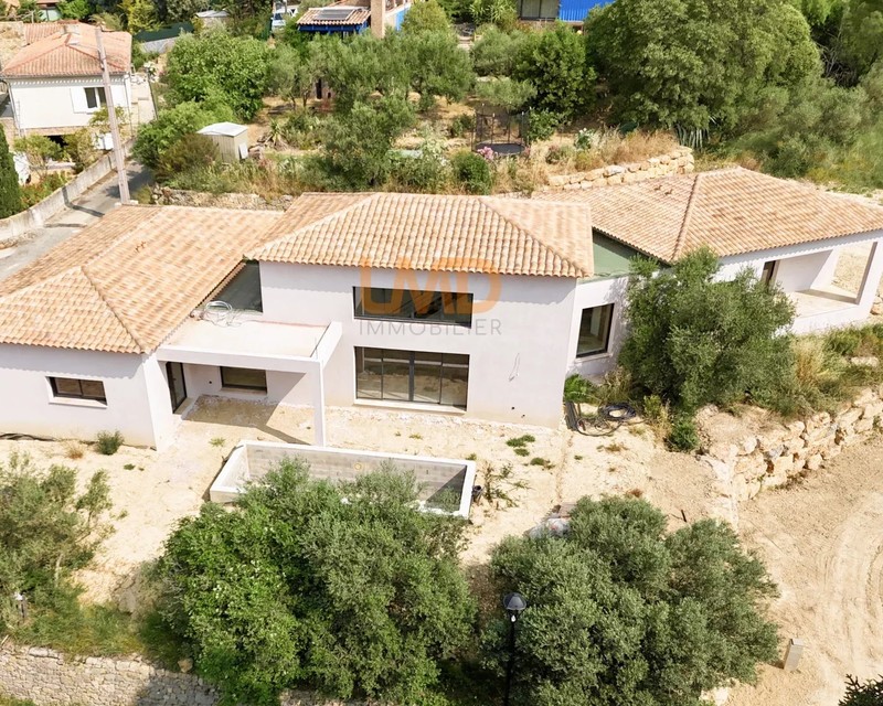 Cotignac Maison T5 DE 220m2 SUR Terrain 1500m2 - 560db972-40f3-4f90-9ea5-1f2868e8fcd2
