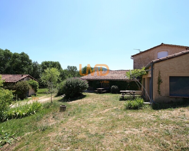 Maison familiale de 136m² avec jardin arboré de 5470 m² - Img 1657