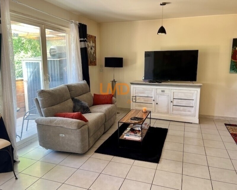plain pied 2 chambres - terrasses - parkings - petit foncier  - villa de plain pied à la vente Aubord 30620