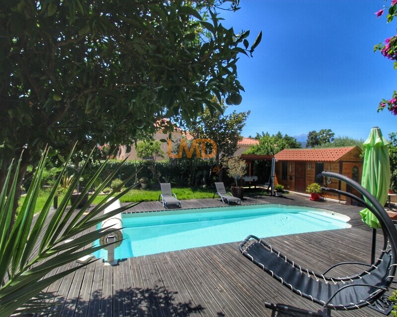Villa T5 piscine et garage - 1000013383