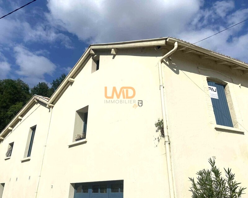 Maison avec terrain  - 5af62d88-0a15-4c3b-ab67-9907e5f3e9c4