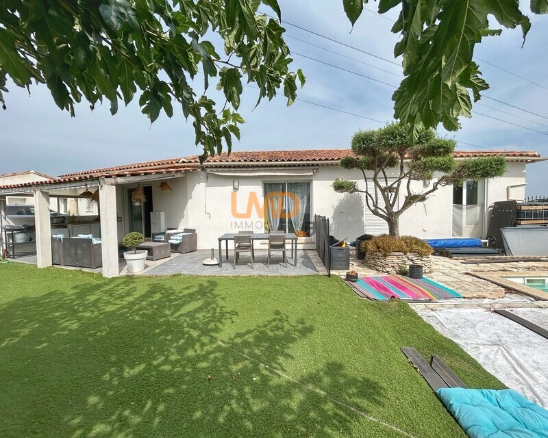 Ensemble immobilier maison de type 5 et locaux commerciaux - 1