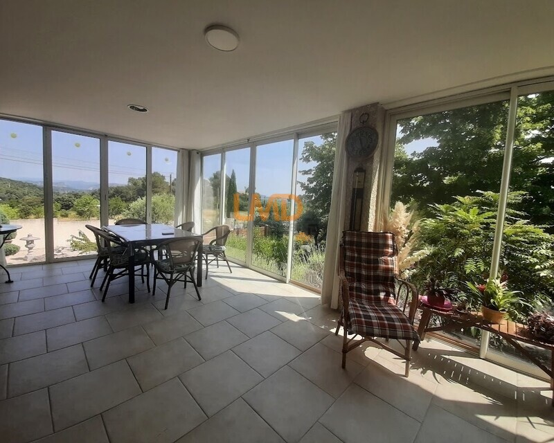 Maison contemporaine  avec vue sur la porte des Cévennes  - Véranda