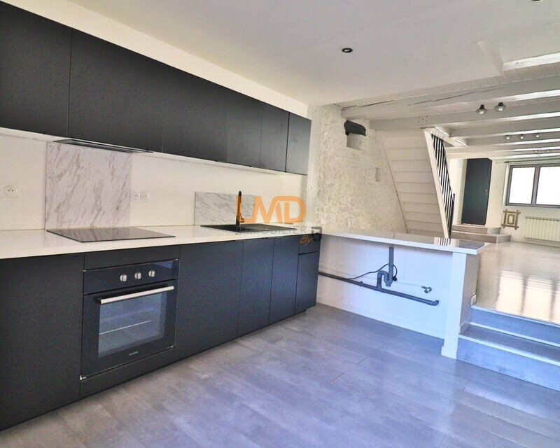 Le Luc: belle maison de ville T4 107m2 aucun travaux - Ac924da4-4635-4a29-a660-b3df4d53ef78 1 201 a