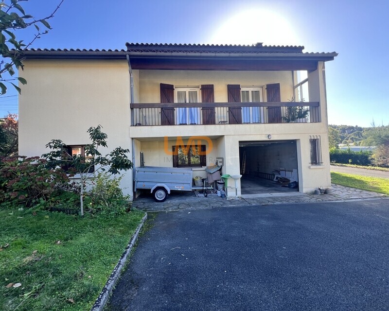 Maison 3 chambres et sous sol Cransac les therme Aveyron  - Exterieur côté garage