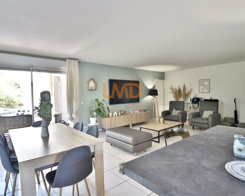 Trois chambres, grand jardin, aucun travaux, accès autoroutier aisés. - Img 2638y